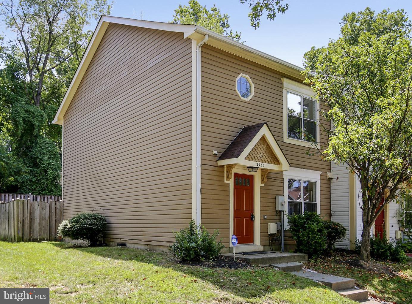 2935 Schoolhouse Circle Silver Spring, MD 20902 - Photo 1 of 31 Front