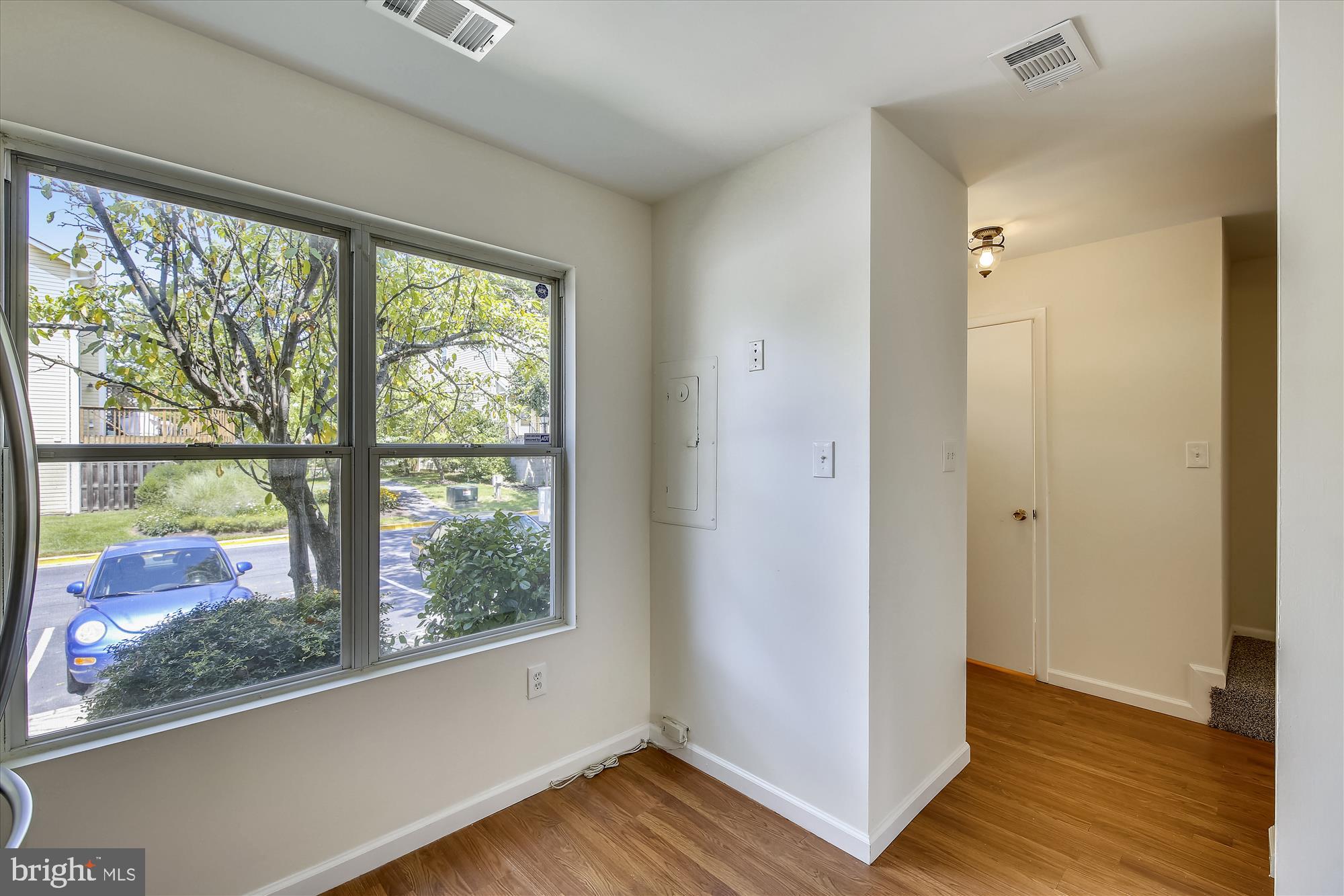 2935 Schoolhouse Circle Silver Spring, MD 20902 - Photo 5 of 31 Kitchen window/table space