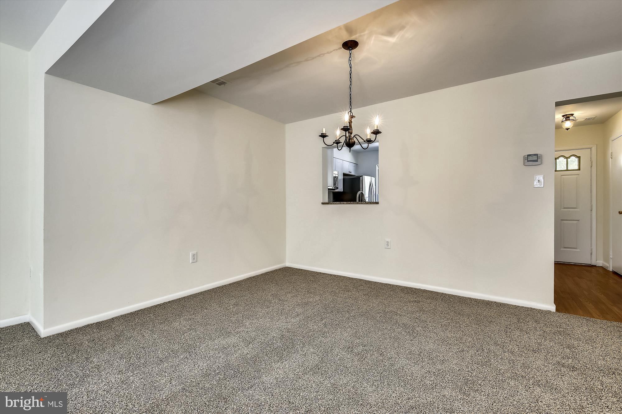 2935 Schoolhouse Circle Silver Spring, MD 20902 - Photo 8 of 31 Dining room