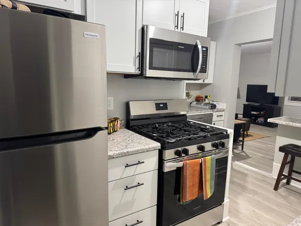 $2,150 | 1131 Lincoln Avenue, St. Paul, MN 55105