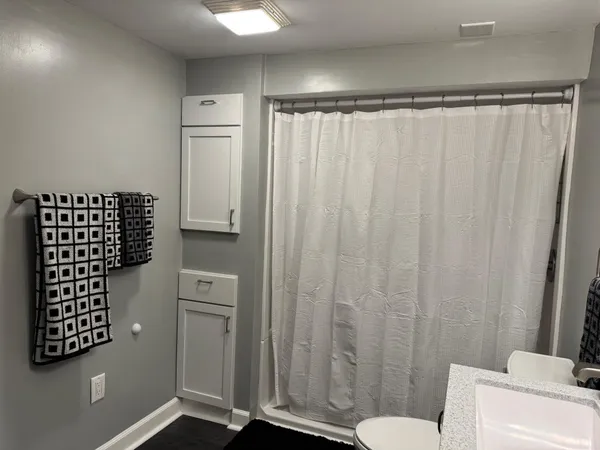 $2,150 | 1131 Lincoln Avenue, St. Paul, MN 55105
