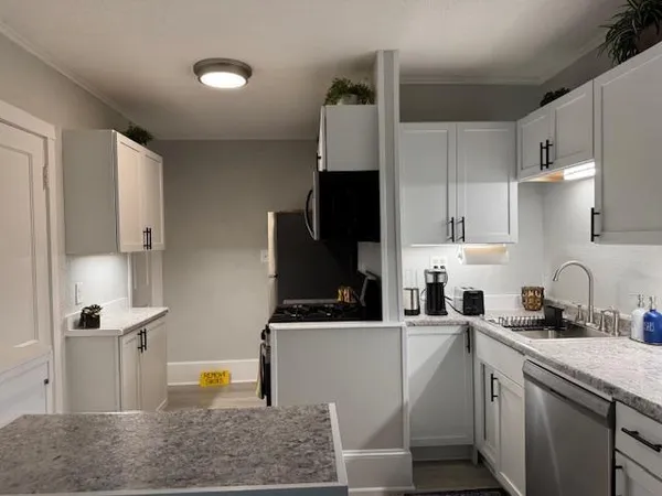 $2,150 | 1131 Lincoln Avenue, St. Paul, MN 55105
