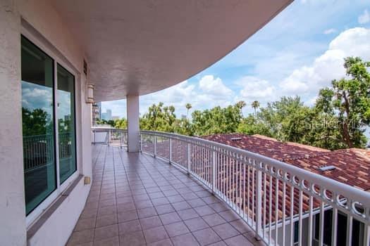 3507 Bayshore Boulevard, Unit 302 Tampa, FL 33629 - Photo 30 of 47 a view of balcony with furniture