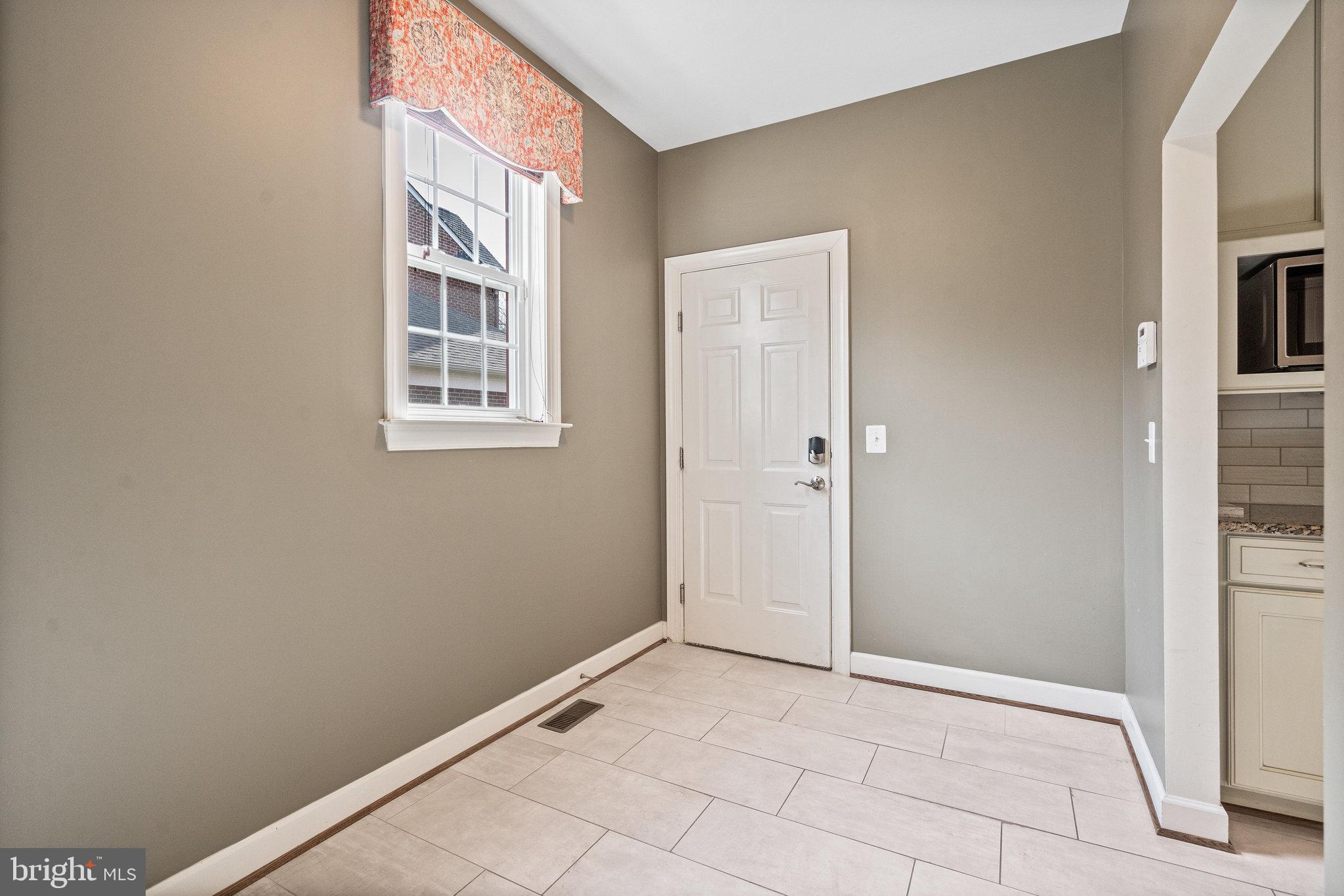4561 Rona Place Fairfax, VA 22030 - Photo 32 of 78 Mud room