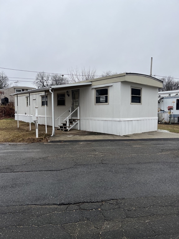 32 Mockingbird Drive Chicopee, MA 01020 - Photo 3 of 8