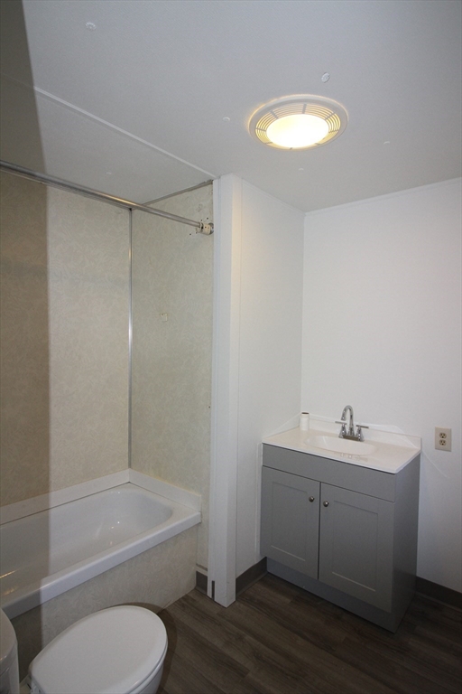 32 Mockingbird Drive Chicopee, MA 01020 - Photo 7 of 8