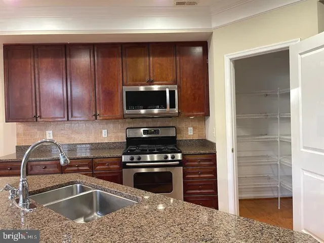 $3,200 | 12313 Tanalian Falls Lane, Bristow, VA 20136