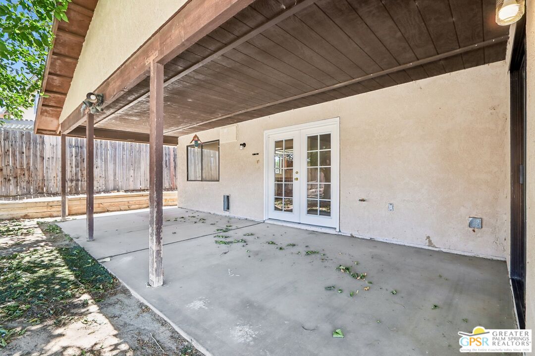 13819 Rivers Edge Road Helendale, CA 92342 - Photo 22 of 31 a view of a backyard of a house