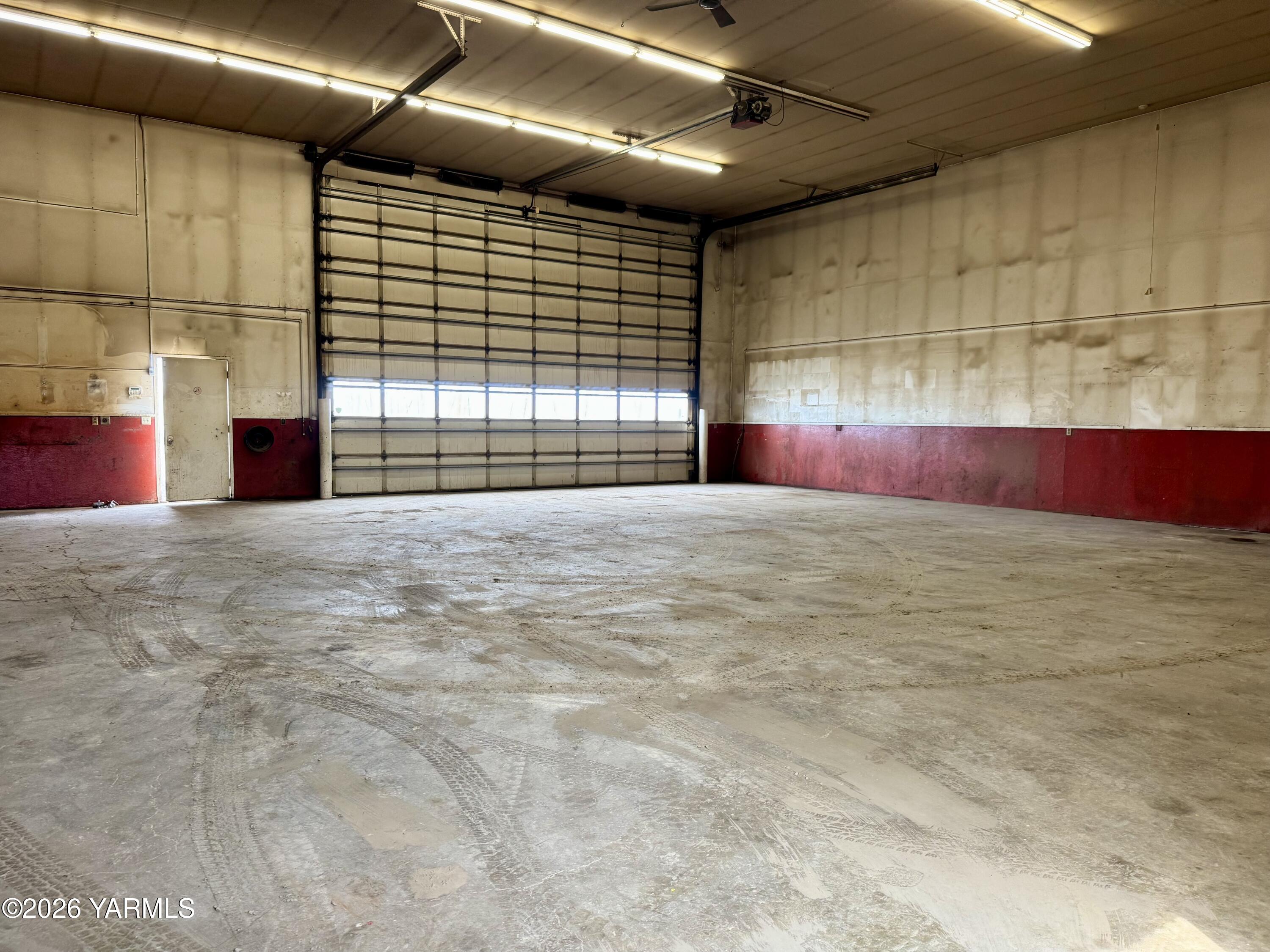 7801 Campbell Road, Unit 1 Toppenish, WA 98948 - Photo 14 of 46 a view of an empty room