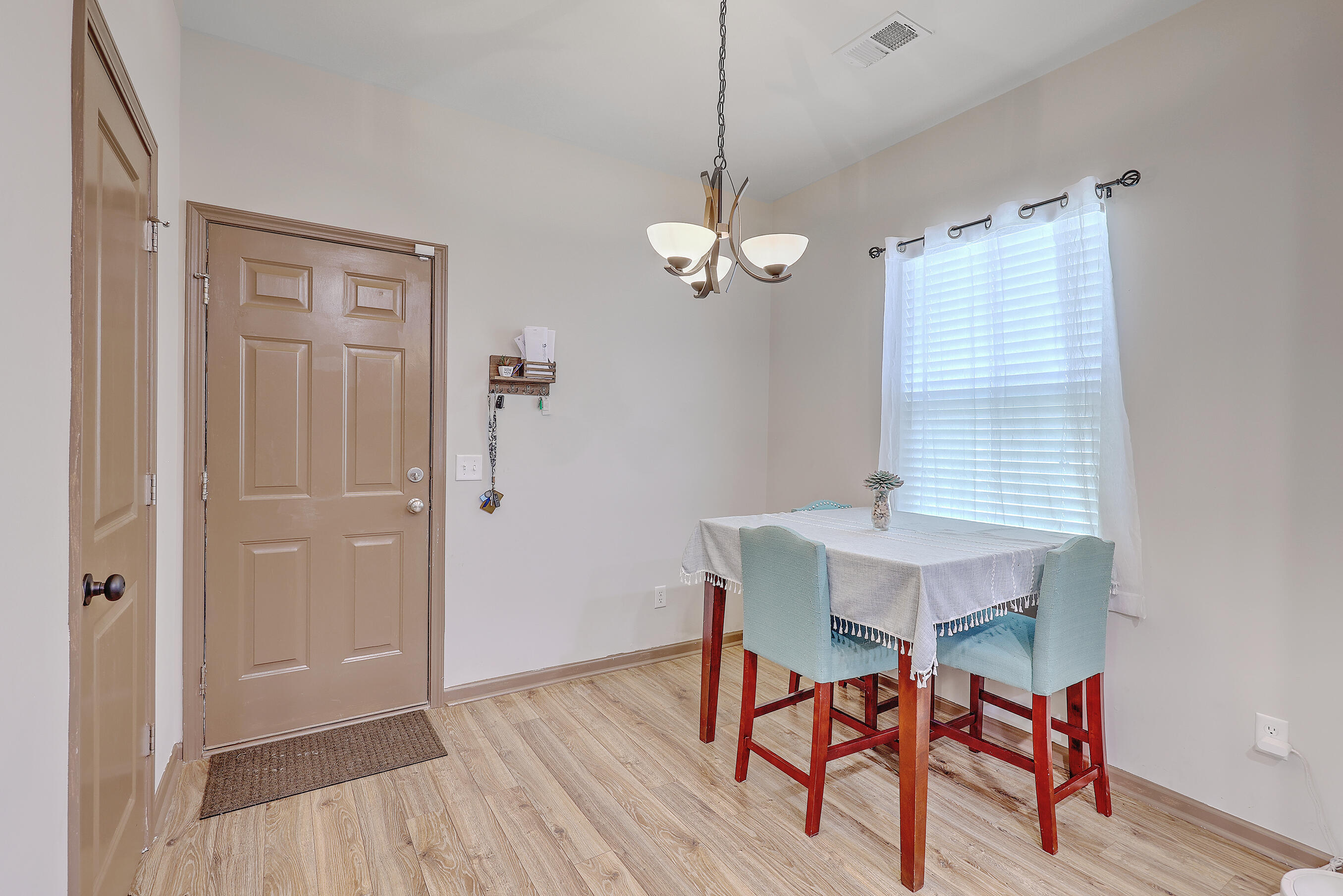 105 Brookhaven Road Summerville, SC 29486 - Photo 13 of 28 Dining Area