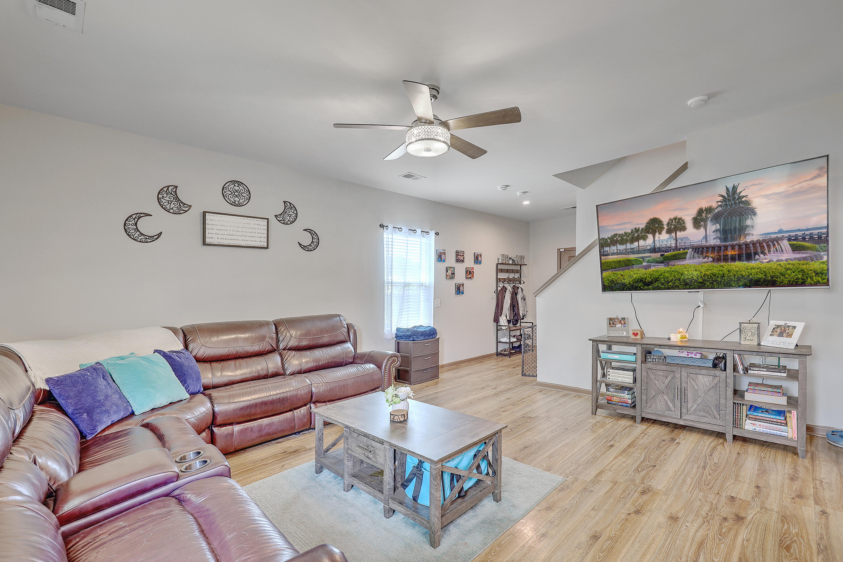 105 Brookhaven Road Summerville, SC 29486 - Photo 6 of 28 Family Room / Foyer