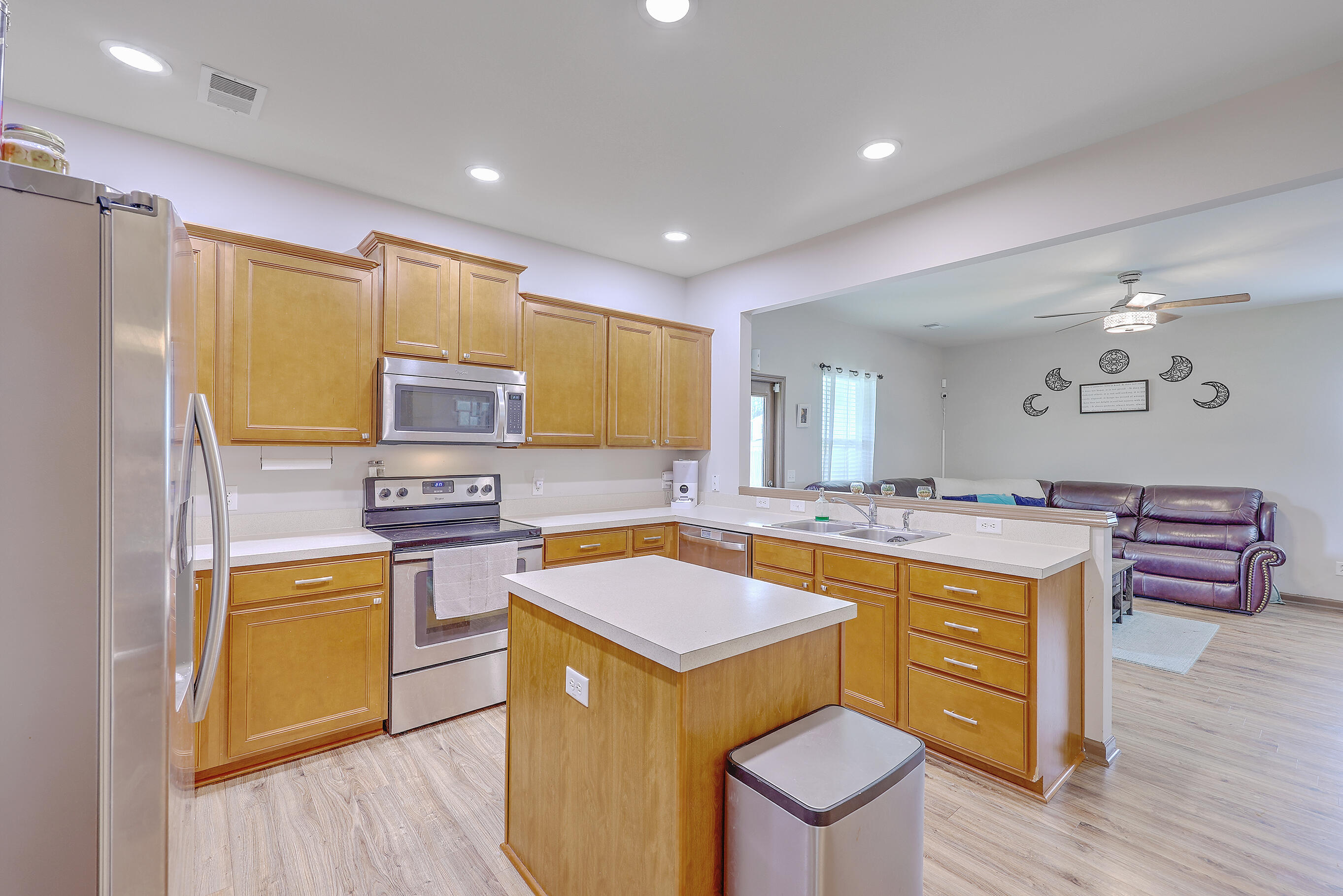 105 Brookhaven Road Summerville, SC 29486 - Photo 10 of 28 Kitchen / Family Room