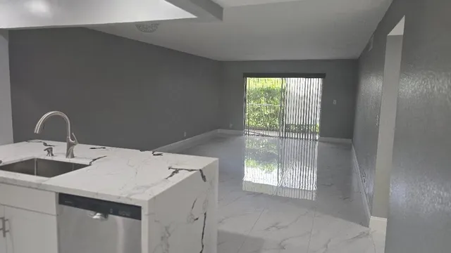 $2,300 | 3000 Riverside Drive, Unit 111, Coral Springs, FL 33065