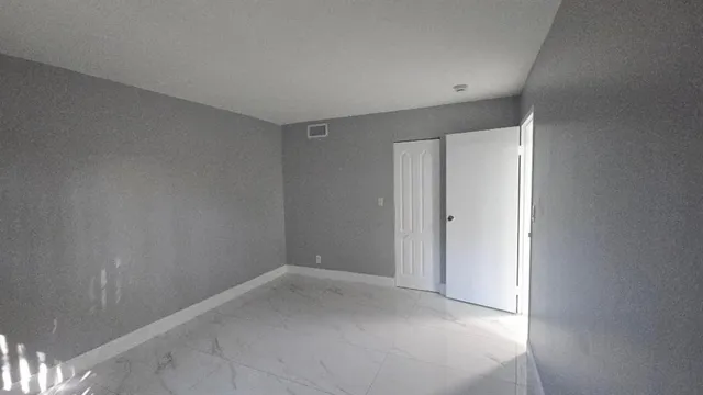 $2,300 | 3000 Riverside Drive, Unit 111, Coral Springs, FL 33065