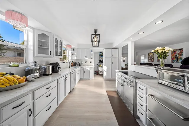 $12,000 | 840 South Shore Drive, Miami Beach, FL 33141