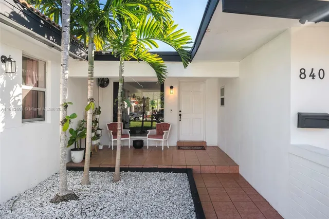 $12,000 | 840 South Shore Drive, Miami Beach, FL 33141