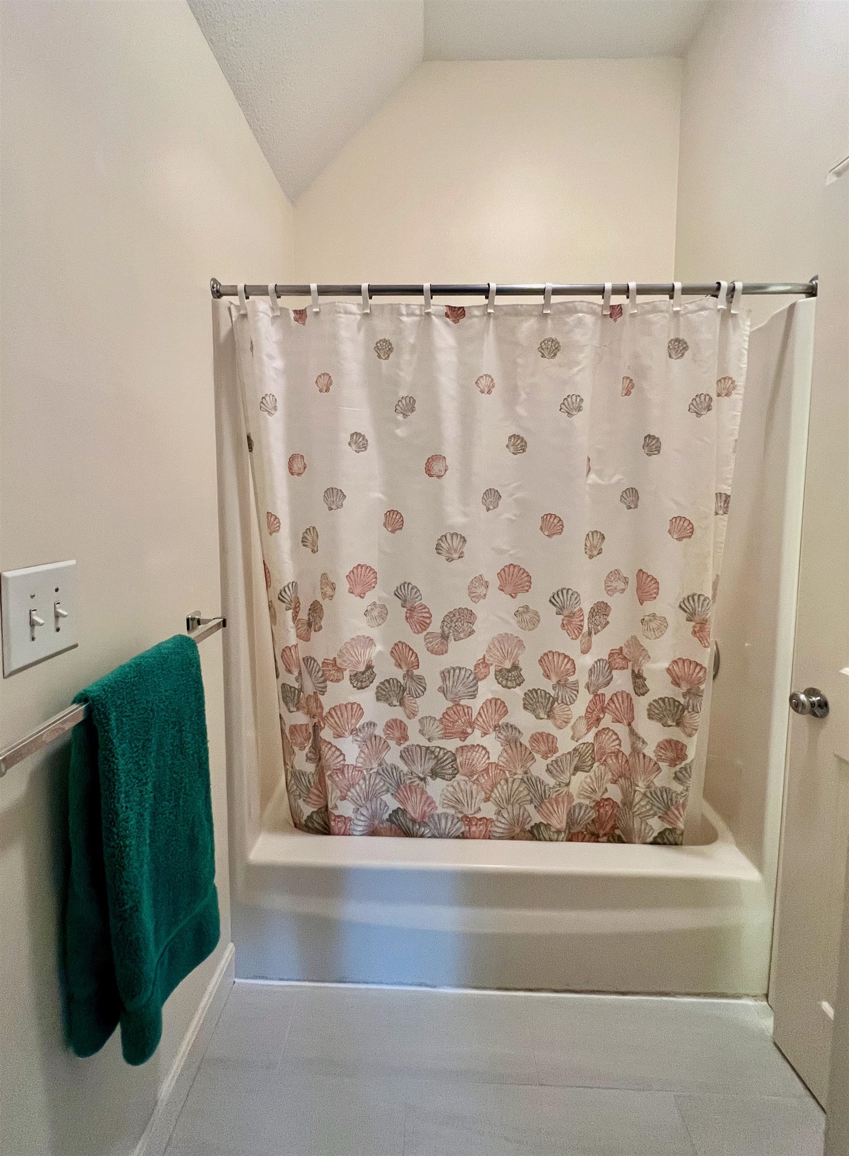 807 Murphys Road, Unit A Hartford, VT 05059 - Photo 15 of 20 Gallery Image 15