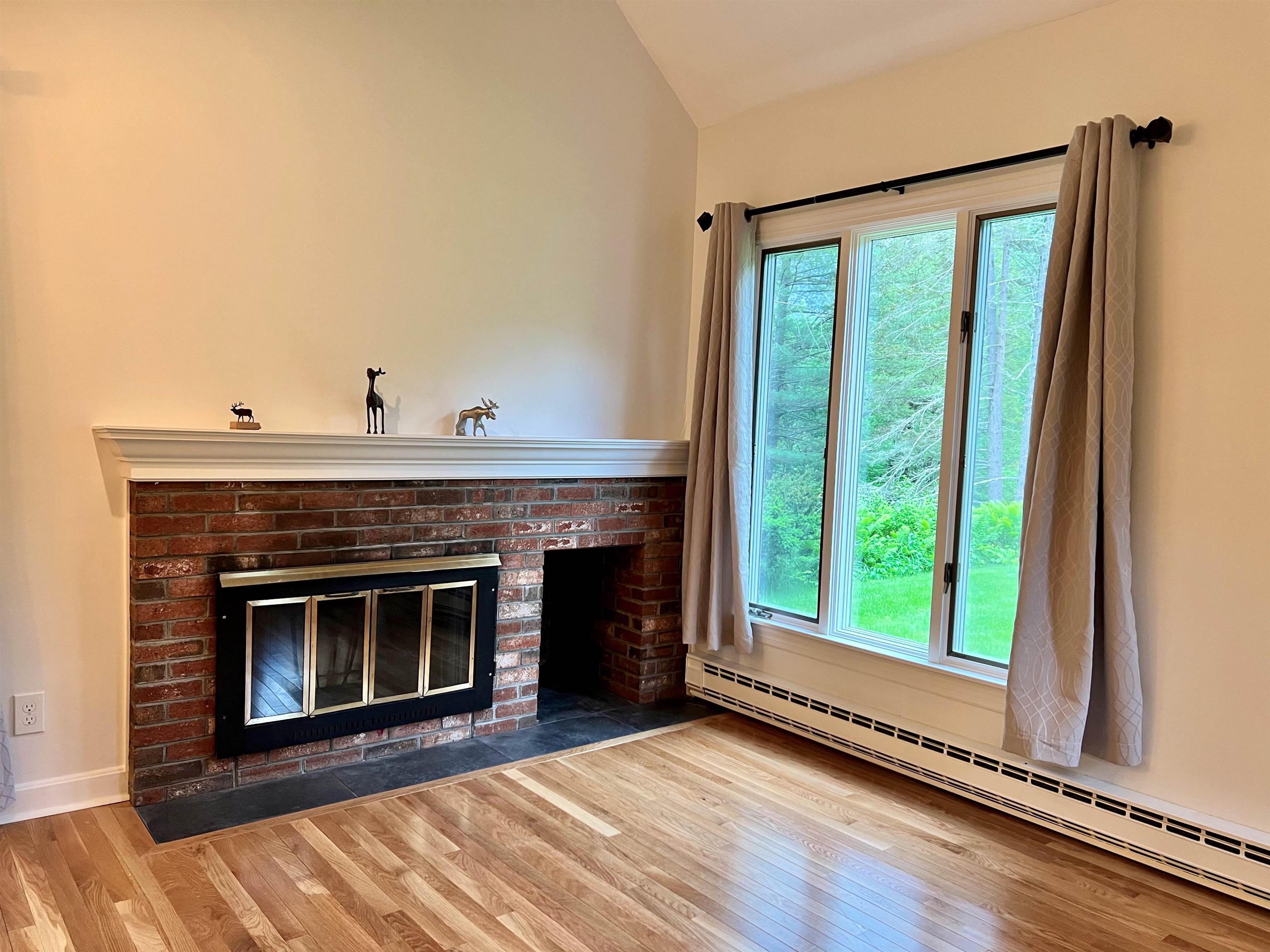 807 Murphys Road, Unit A Hartford, VT 05059 - Photo 9 of 20 Gallery Image 9