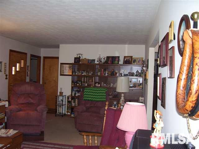 1501 Rutledge Drive Lincoln, IL 62656 - Photo 3 of 8 Gallery Image 3