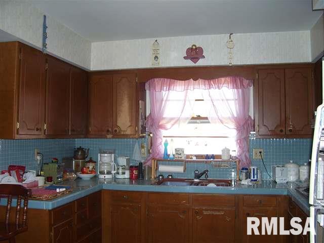 1501 Rutledge Drive Lincoln, IL 62656 - Photo 6 of 8 Gallery Image 6