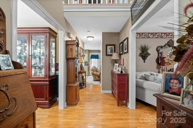 a view of a livingroom with furniture and windows