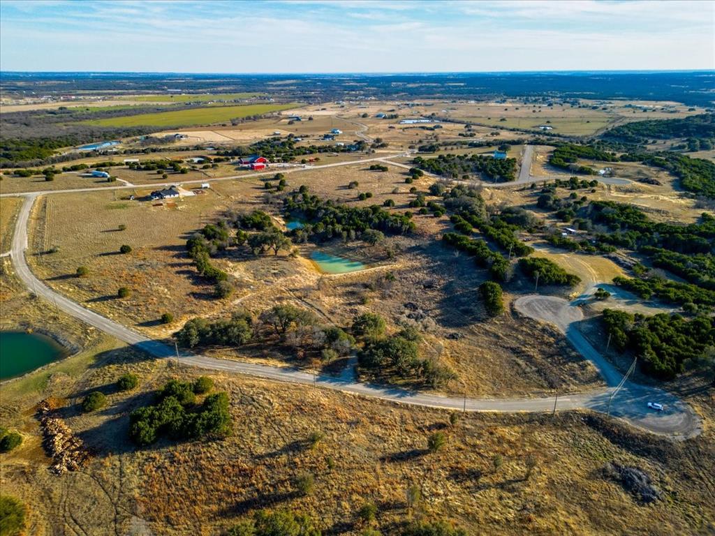 30 Crest Ridge Mineral Wells, TX 76067 - Photo 4 of 10 a view of city and ocean