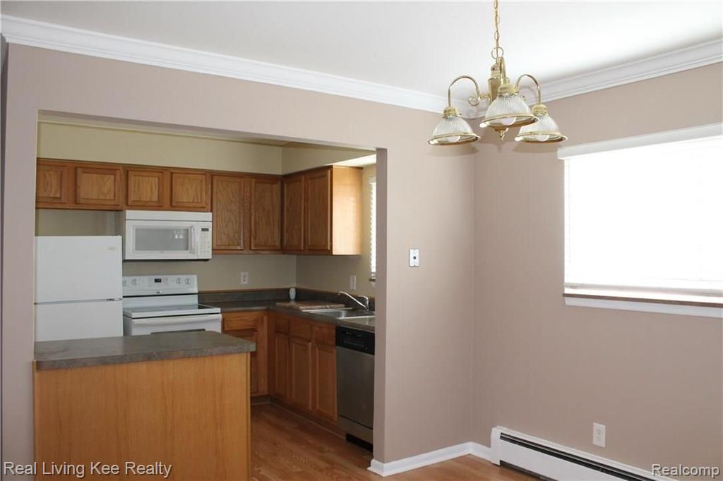 1097 Tienken Court, Unit 202 Rochester, MI 48306 - Photo 4 of 17
