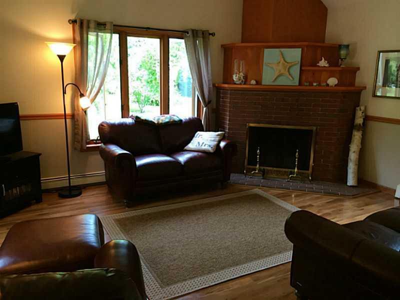 331 Clay Hill Road Cape Neddick, ME 03902 - Photo 23 of 31 Living Room.