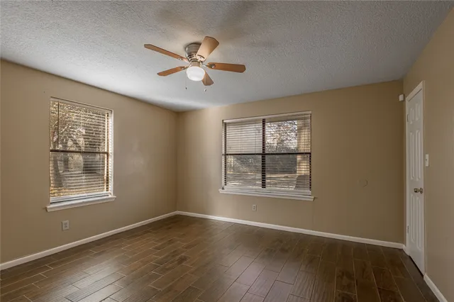 $1,100 | 39 Wire Road, Huntsville, TX 77320