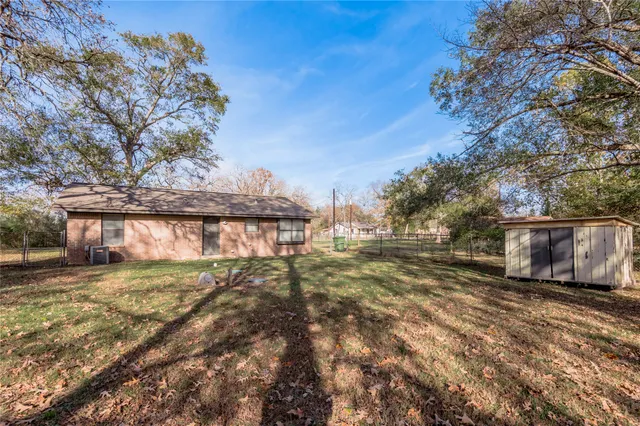 $1,100 | 39 Wire Road, Huntsville, TX 77320