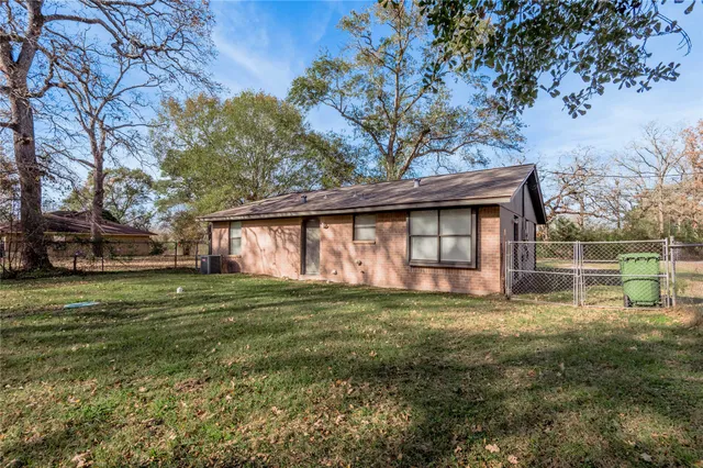 $1,100 | 39 Wire Road, Huntsville, TX 77320
