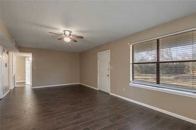 $1,100 | 39 Wire Road, Huntsville, TX 77320