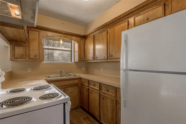 $1,100 | 39 Wire Road, Huntsville, TX 77320