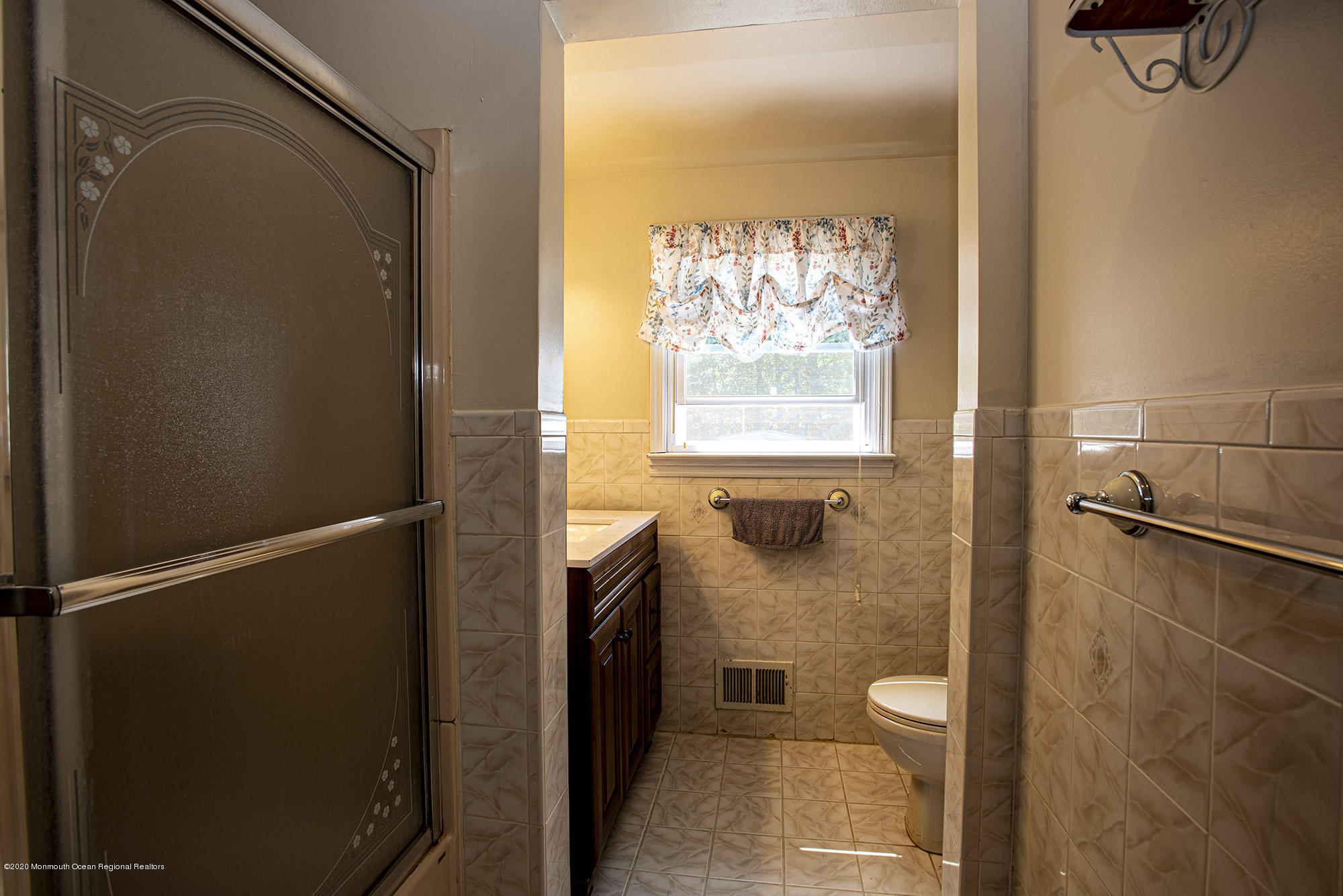 329 Northrop Road Brick, NJ 08723 - Photo 17 of 19 Main Bathroom