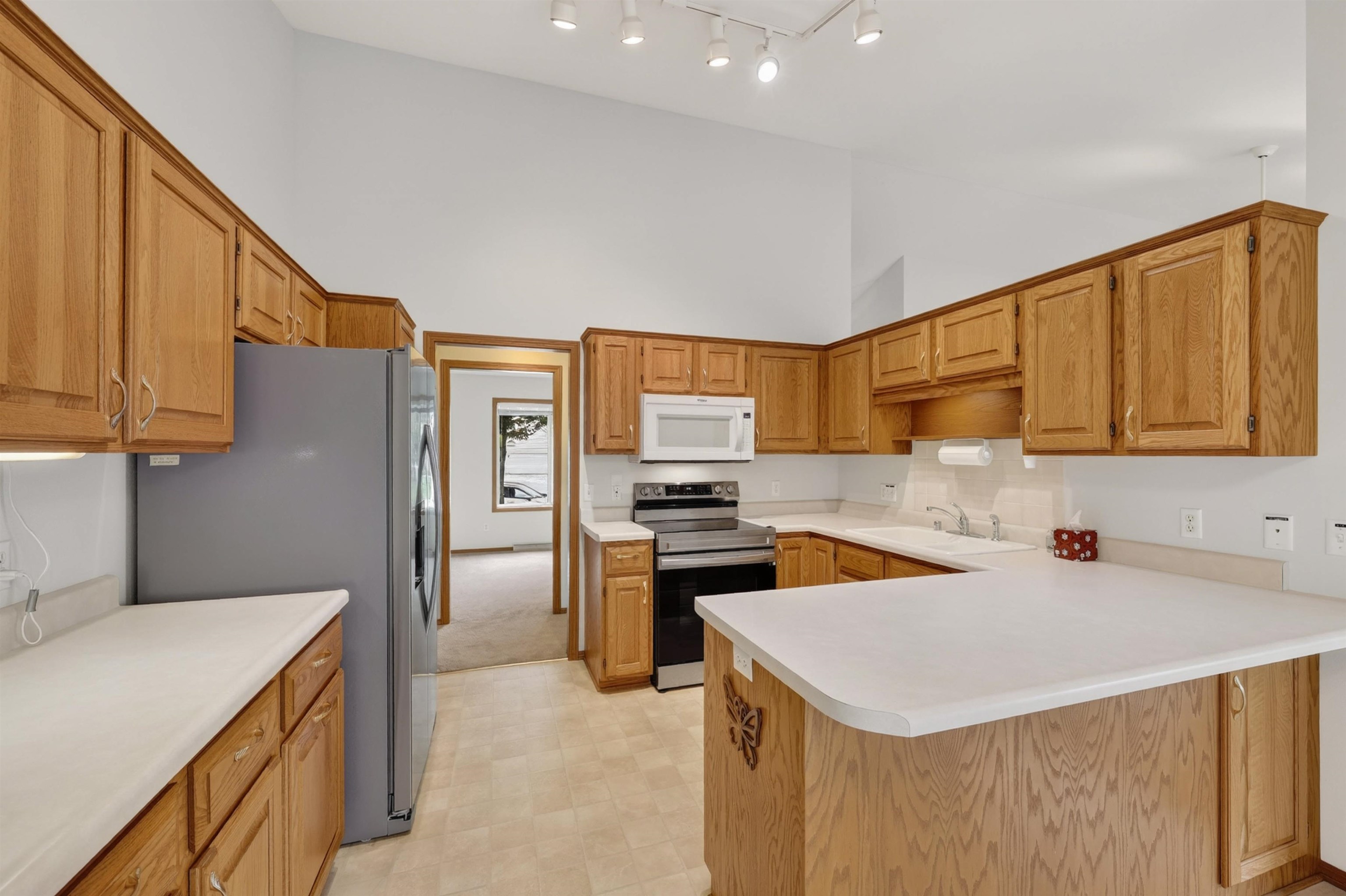 5237 Summer Ridge Drive Madison, WI 53704 - Photo 7 of 46