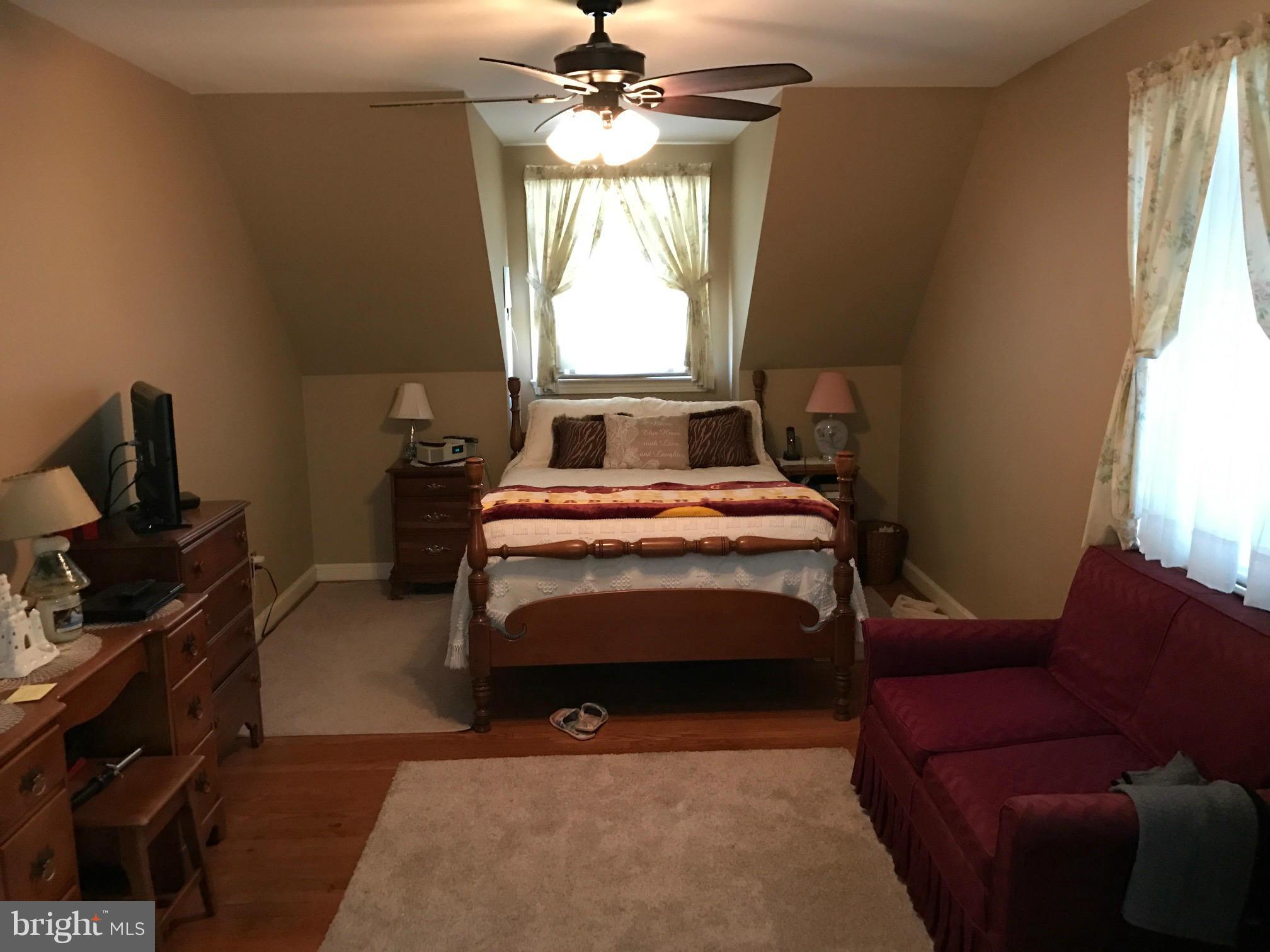 406 Hamilton Avenue Silver Spring, MD 20901 - Photo 8 of 13 Bedroom (Master)