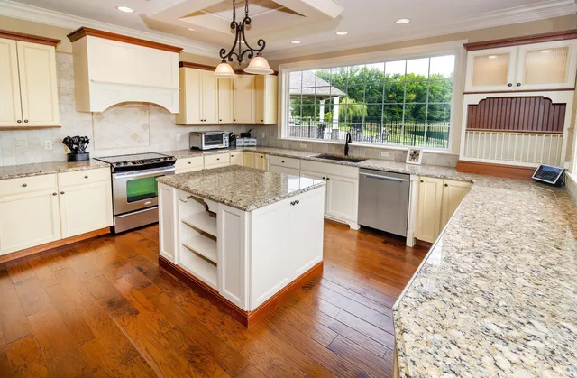 $449,900 | 2848 Thornhill Drive, Evansville, IN 47725