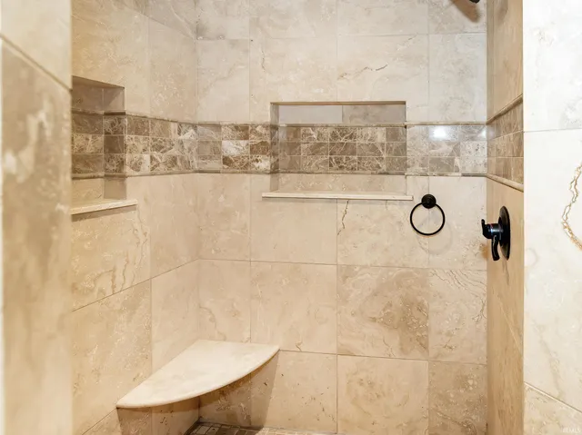 $449,900 | 2848 Thornhill Drive, Evansville, IN 47725