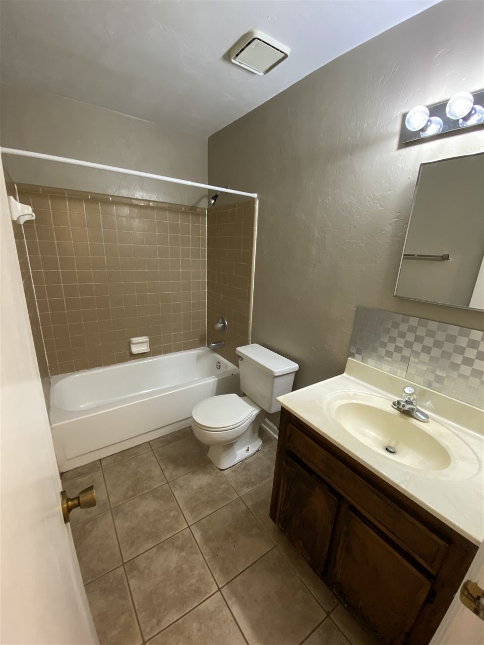 1159 Ocala Road Tallahassee, FL 32304 - Photo 7 of 11