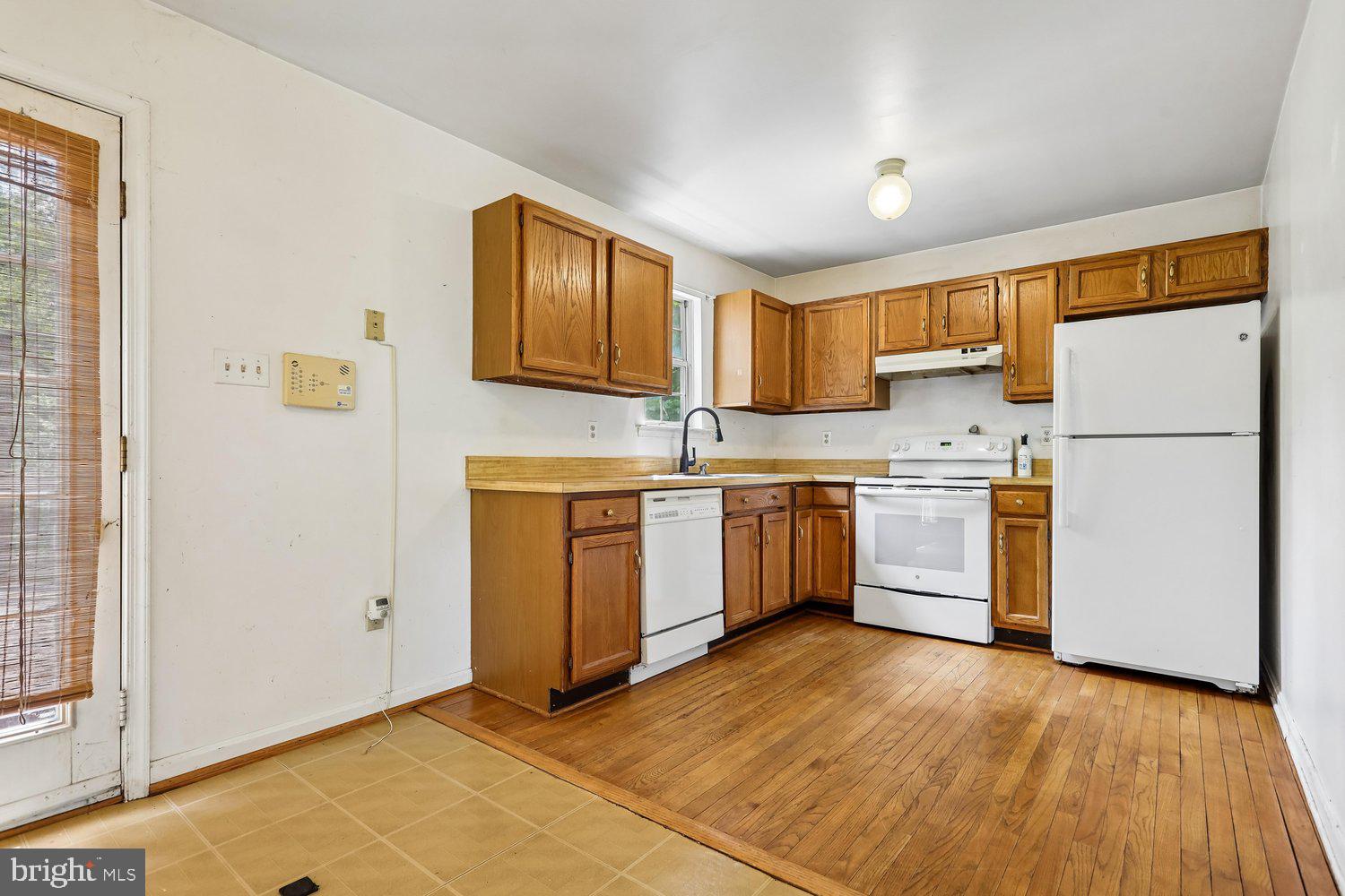 15226 Elk Run Road Chantilly, VA 20151 - Photo 7 of 53 Kitchen