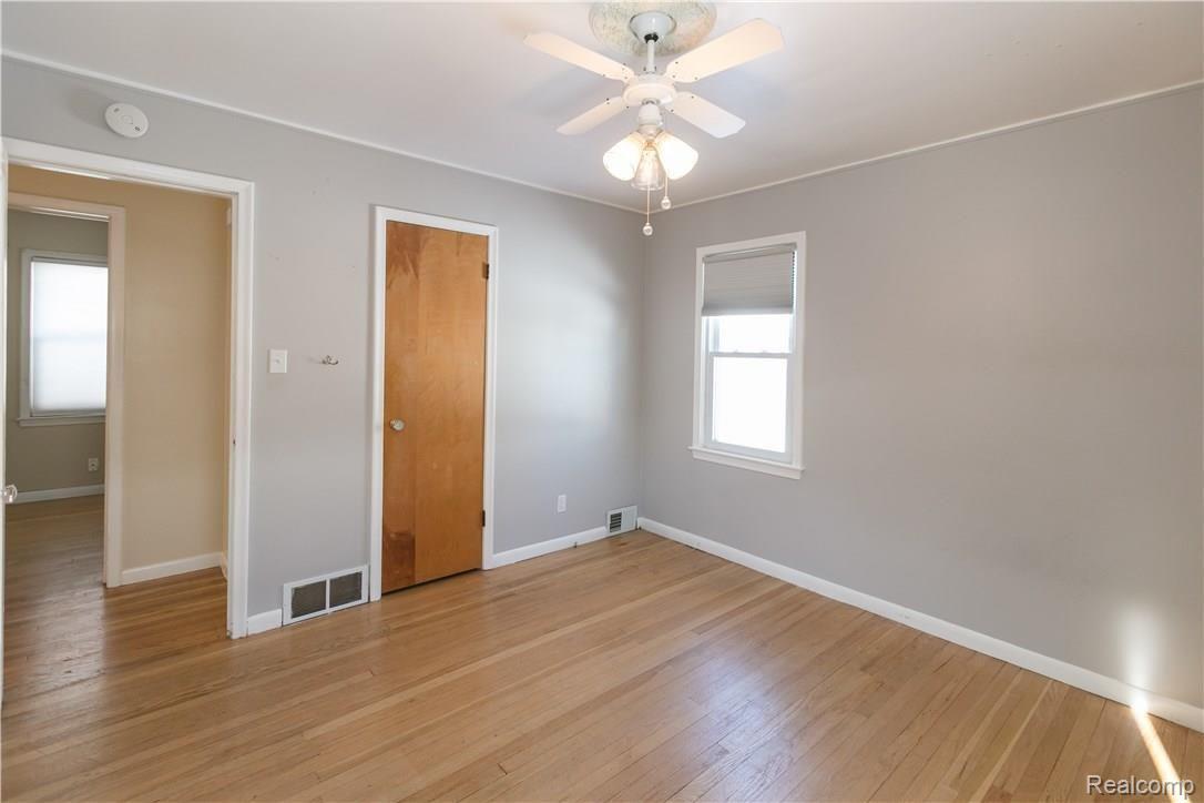 724 Princeton Road Berkley, MI 48072 - Photo 30 of 47 724Princeton-128.jpg