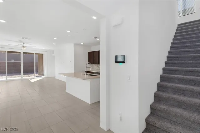 $2,100 | 2869 Sweeping Palm Road, North Las Vegas, NV 89086