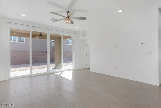 $2,100 | 2869 Sweeping Palm Road, North Las Vegas, NV 89086