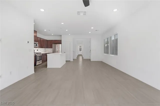 $2,100 | 2869 Sweeping Palm Road, North Las Vegas, NV 89086