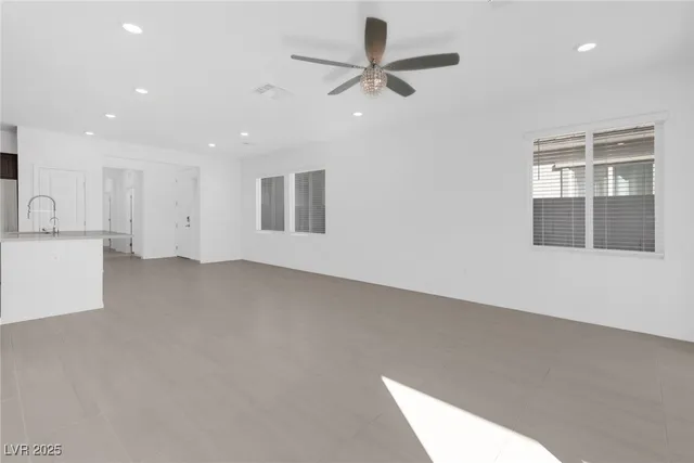 $2,100 | 2869 Sweeping Palm Road, North Las Vegas, NV 89086