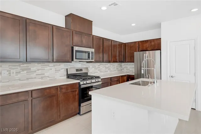 $2,100 | 2869 Sweeping Palm Road, North Las Vegas, NV 89086