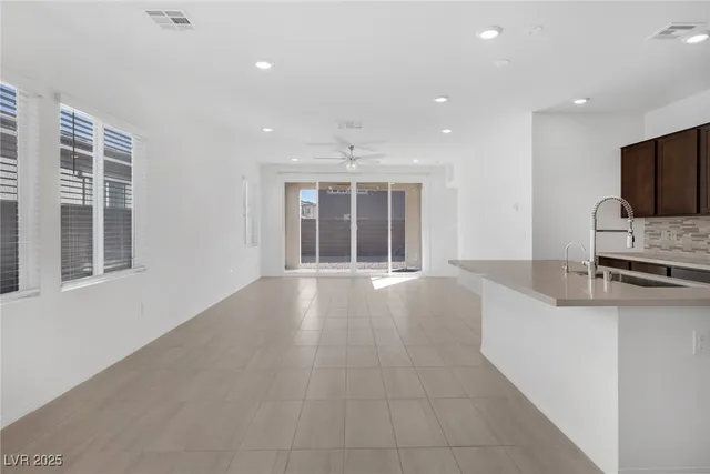 $2,100 | 2869 Sweeping Palm Road, North Las Vegas, NV 89086