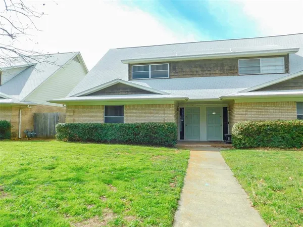 $1,495 | 2408 Bernard Street, Denton, TX 76205
