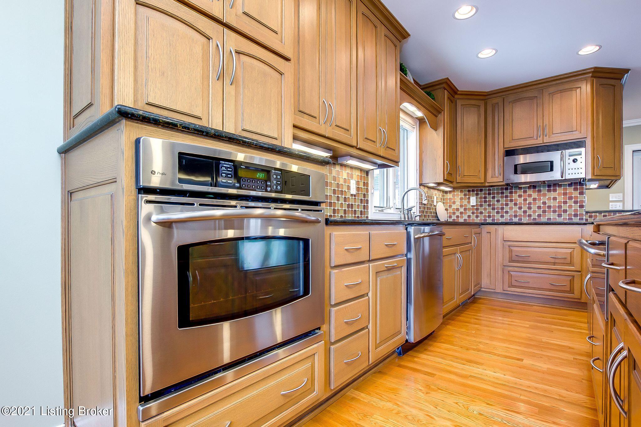 610 Cloverlea Road Louisville, KY 40206 - Photo 18 of 62 610_CloverleaRd_40206_0525_
