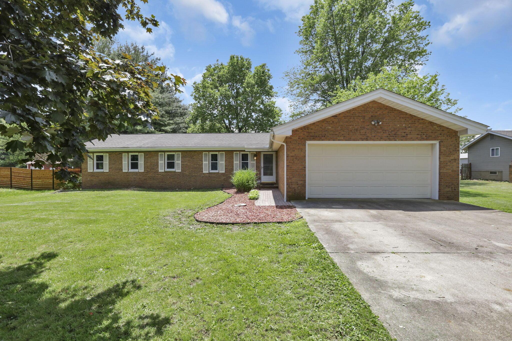 4655 Hayes Road Groveport, OH 43125 - Photo 1 of 85 Welcome home to 4655 Hayes Rd., Groveport, Ohio 43125, country living yet close to everything!